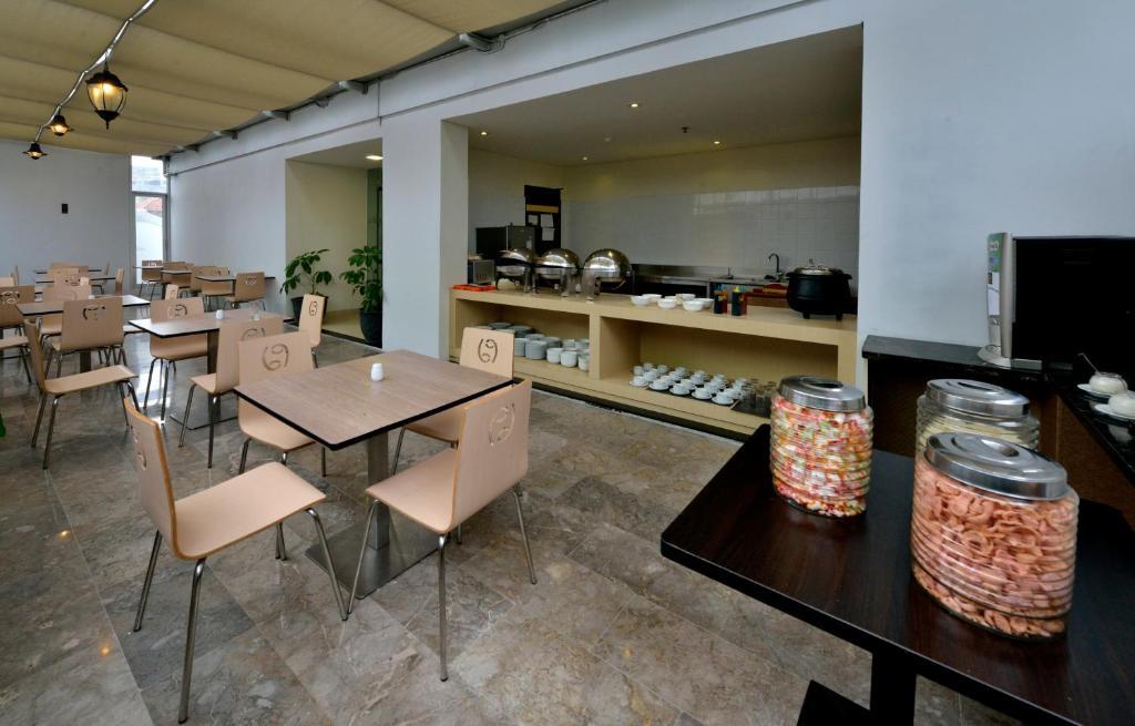 Zodiak Asia Afrika By Kagum Hotels Bandung Extérieur photo